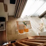 Di Vino Villa